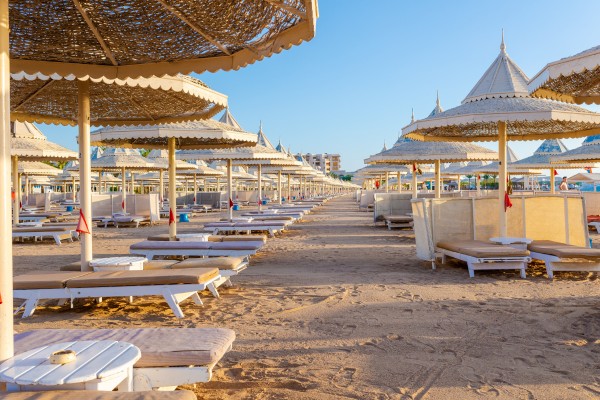 Strand zwischen den Red Sea Hotels The Grand Hotel und The Grand Palace in Hurghada